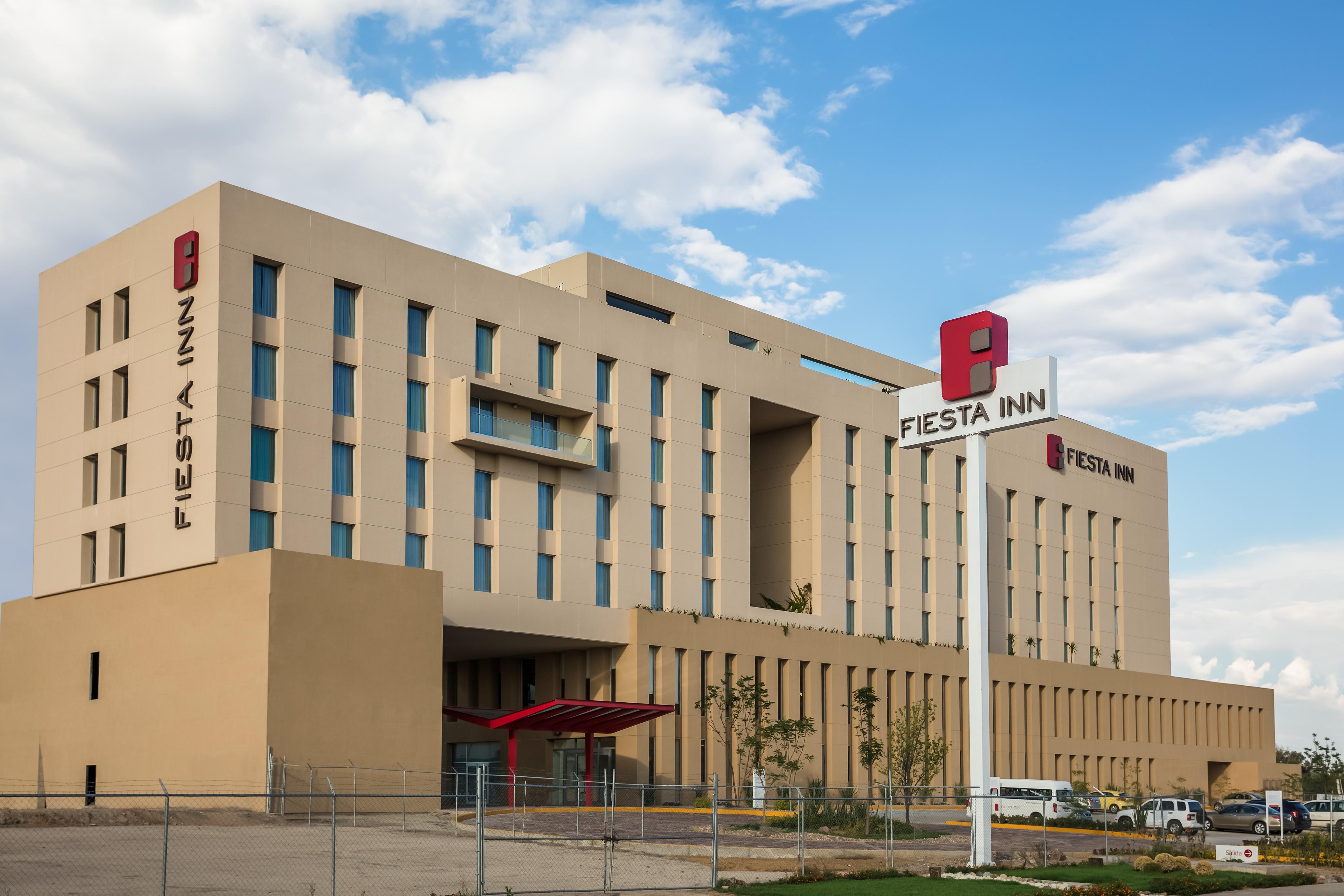 Fiesta Inn Silao Puerto Interior Kültér fotó